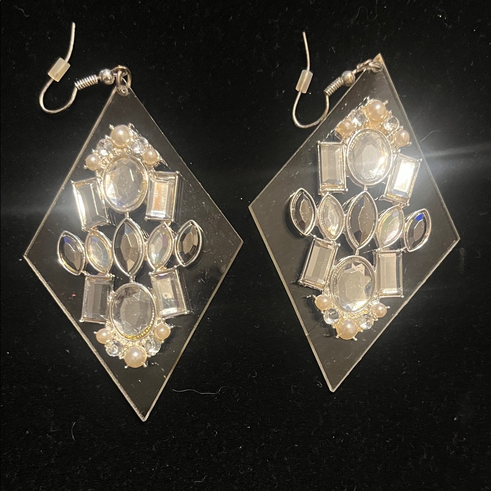 Elegant Silver and rhinestone Earrings